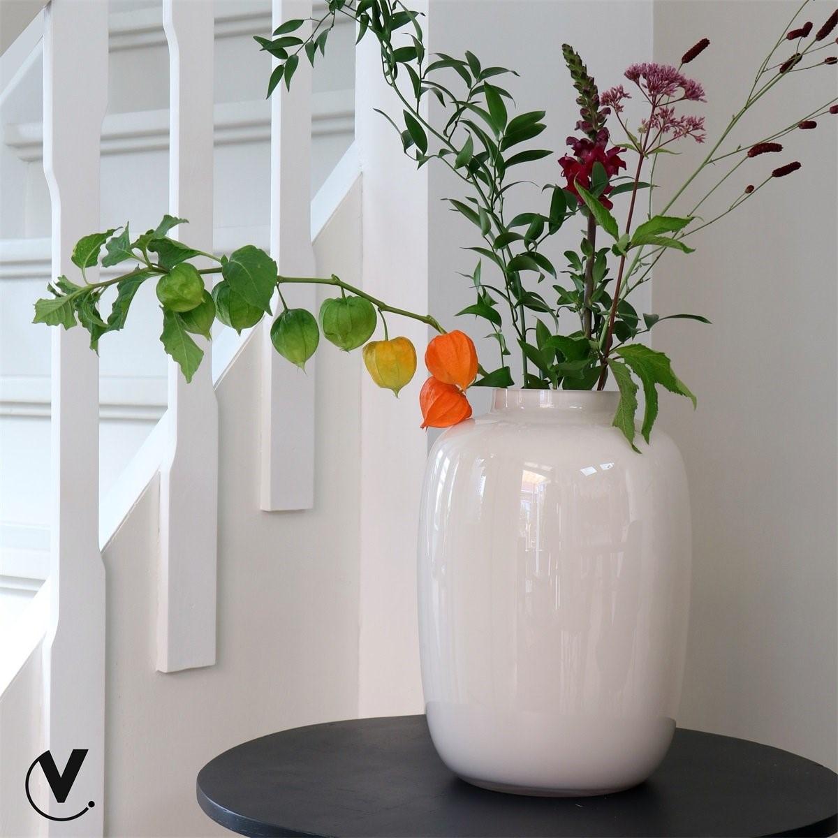 Glazen vaas in ivory – Artic Ivory – 35 cm hoog – elegant en onderhoudsvriendelijk.