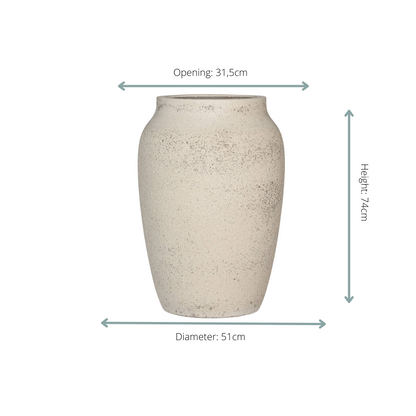 Witte design bloempot met matte krijtstructuur, groot formaat, geschikt voor binnen en buiten.