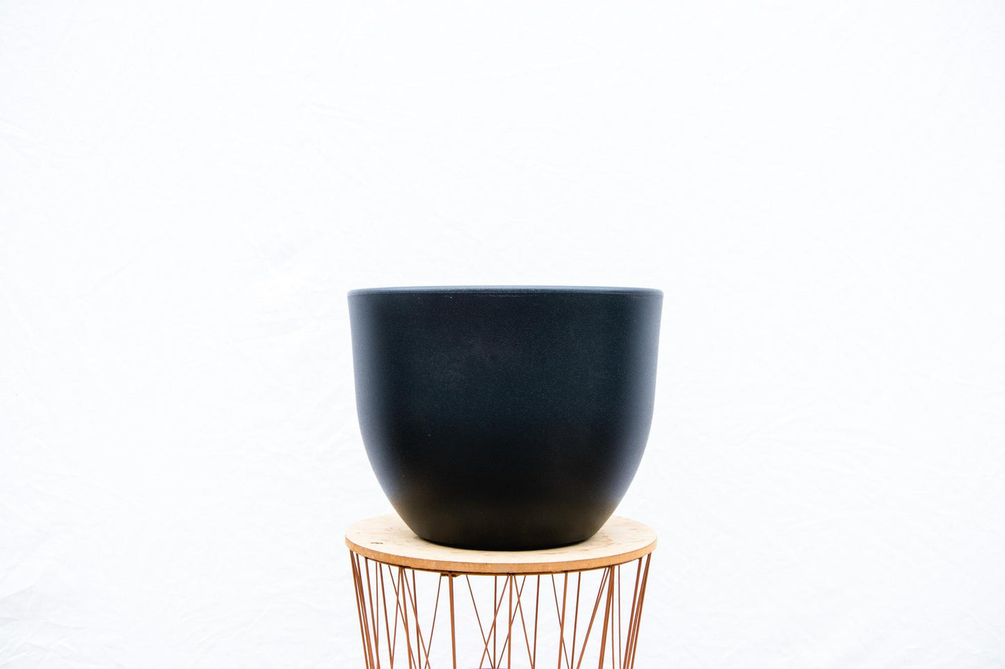 Pot Eggy Antraciet D55 H43 – Moderne bloempot voor binnen en buiten. Nedrelan en Belgie