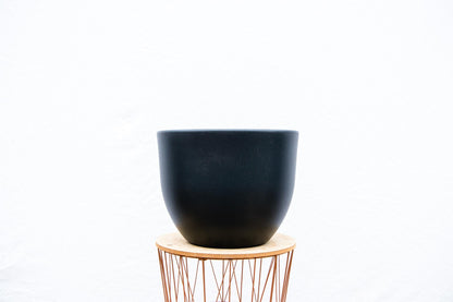 Pot Eggy Antraciet D55 H43 – Moderne bloempot voor binnen en buiten. Nedrelan en Belgie