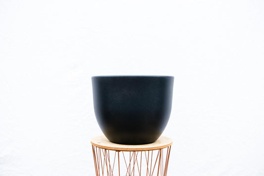Pot Eggy Antraciet D55 H43 – Moderne bloempot voor binnen en buiten. Nedrelan en Belgie